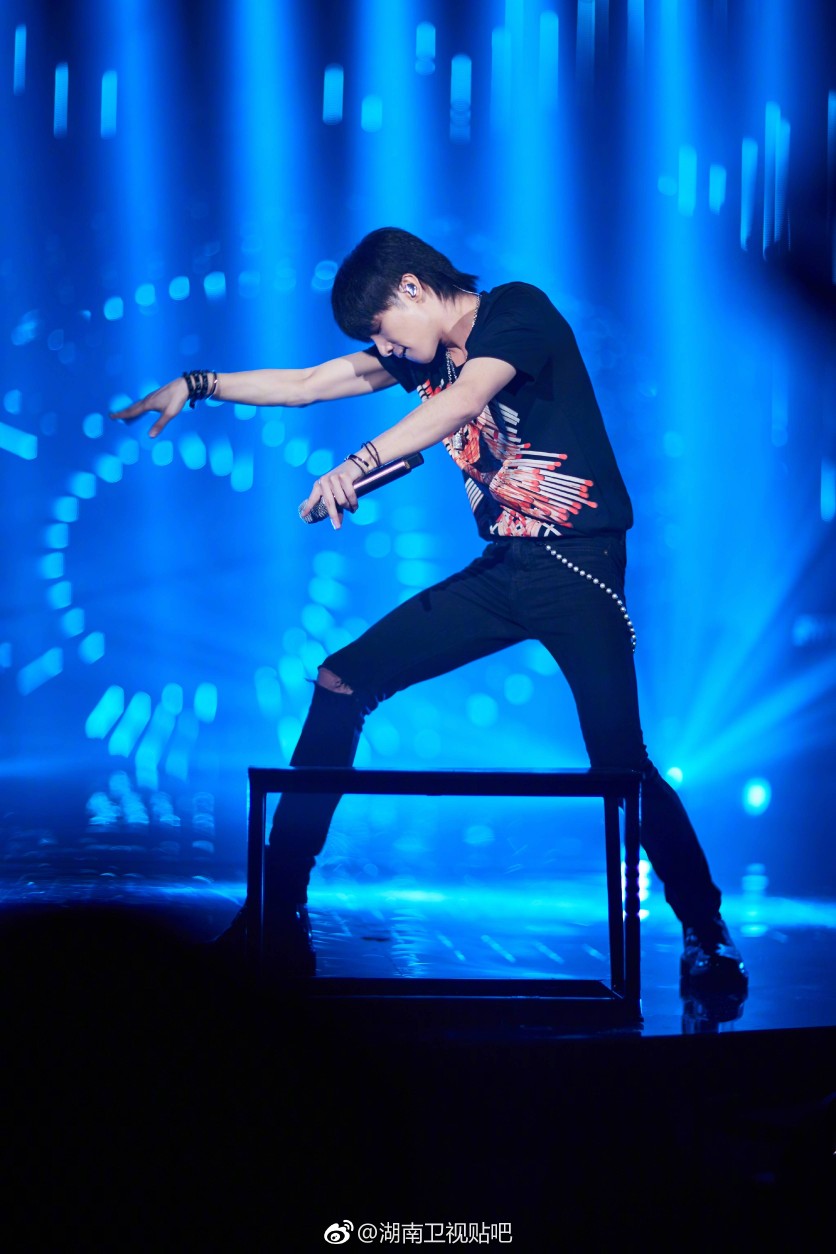 华晨宇 高清壁纸 歌手