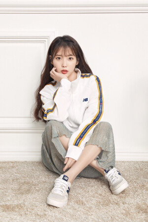 IU