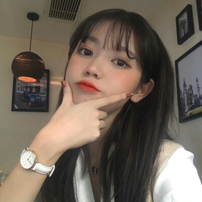 网名：话别
个签：你有爱人吗 爱而不得的人 同样谢谢你 没能爱上我
投稿：听灵