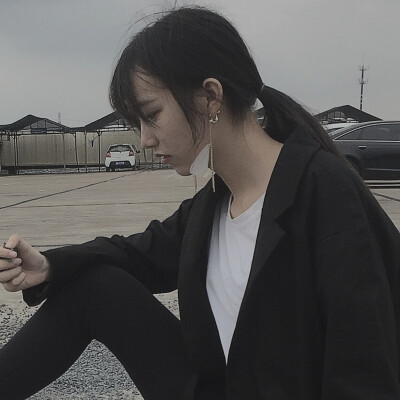 网名：一把感情刀
个签：别把开头说的太动人 毕竟我们都喜欢结局
- 投稿：听灵