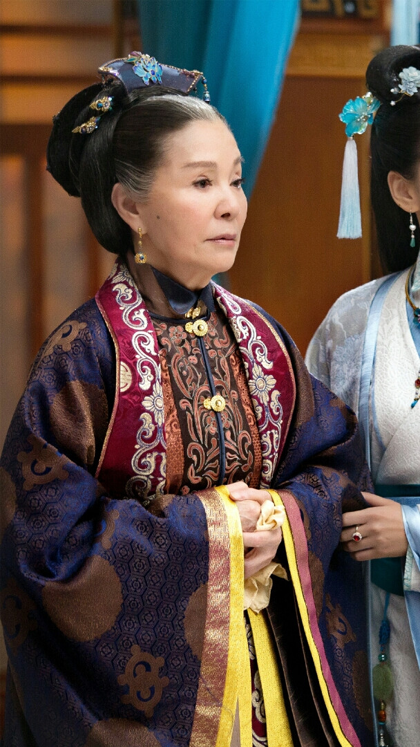 花谢花飞花满天 花老夫人 归亚蕾