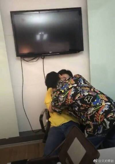 #泰国演员offjumpol##tumcial#
代表作品#秘恋之我亲爱的狗狗##一年生#