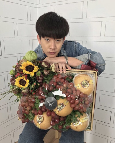 #泰国演员offjumpol##tumcial#
代表作品#秘恋之我亲爱的狗狗##一年生#