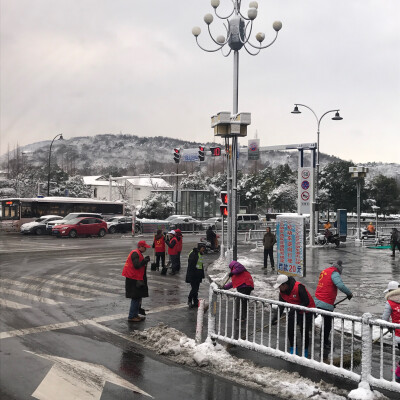 虞城雪景and雪景中可爱的志愿者人儿