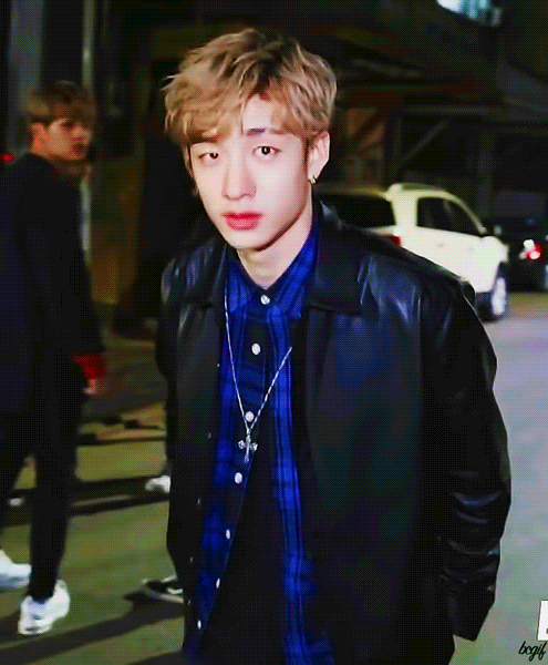 #Stray Kids#方灿
每位孤独的旅人都长着柔软的刺，而他大概是最倔强的那枚。