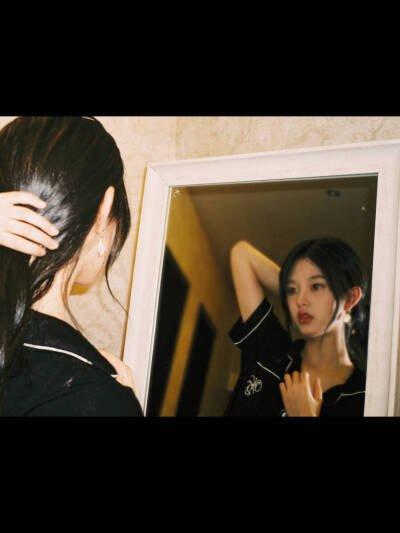 梁子玥越 の情痞卍