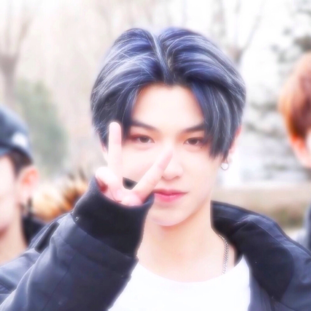 黄明昊 Justin