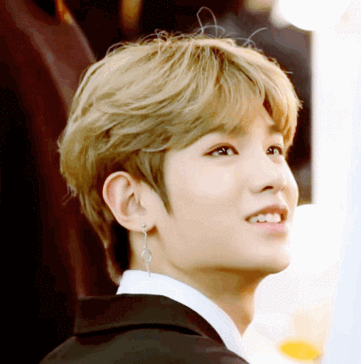 Justin 黄明昊 贾富贵