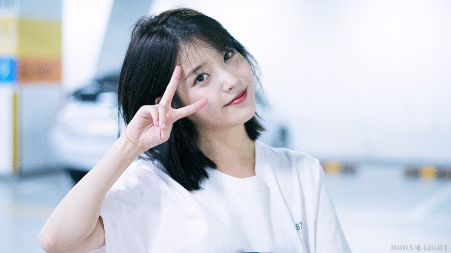 IU 李智恩 李知恩