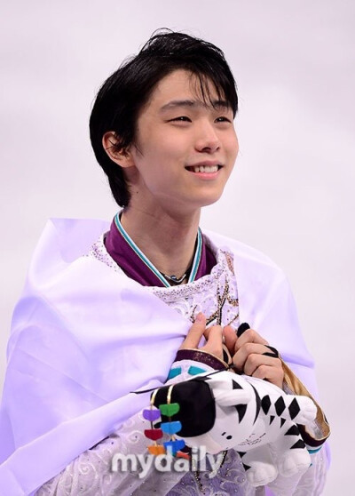 羽生结弦 | Yuzuru Hanyu
【2018平昌冬奥会 自由滑后颁奖礼】
