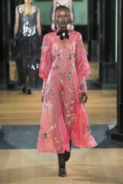 艾尔丹姆 Erdem 2018/19秋冬高级成衣发布秀 - London Fall 2018