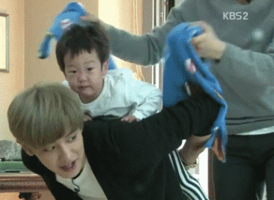 超人回来了
灿白 GIF