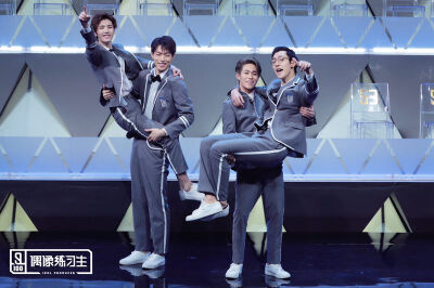 偶像练习生 学员搞怪