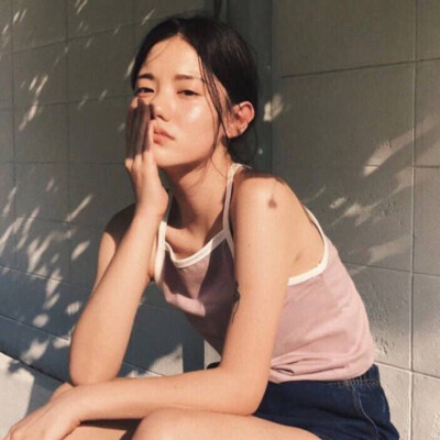 就算这相貌从未讨好
总可当跟椅垫共老