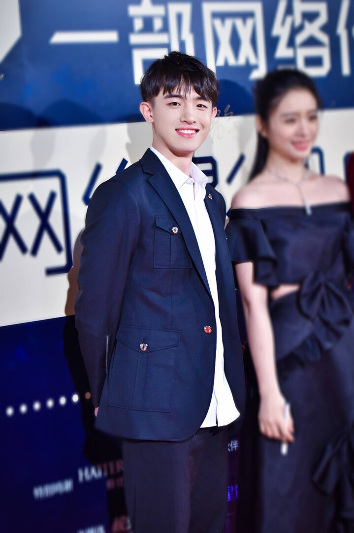 叶子诚二分之一美少年