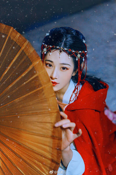 古风 红衣女子