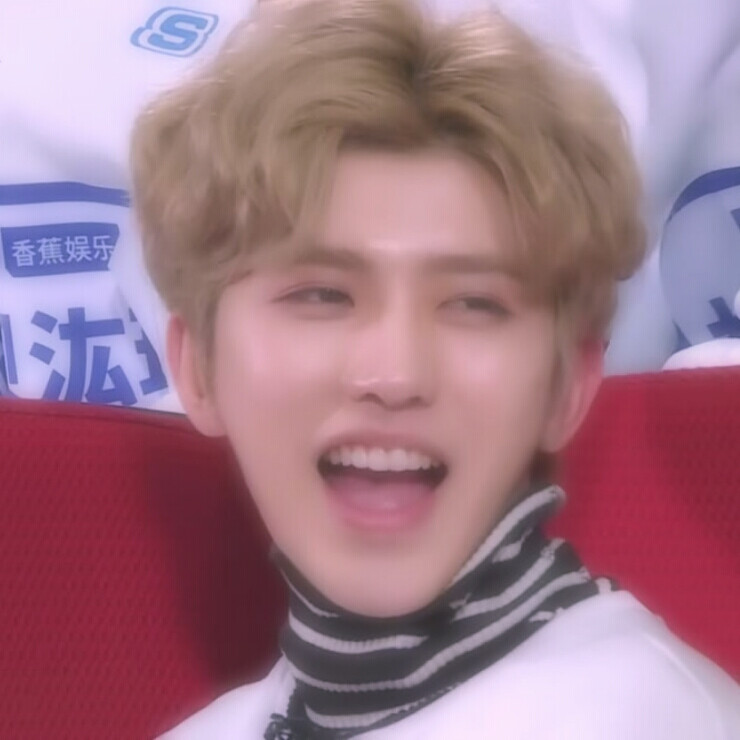 偶像练习生蔡徐坤头像//自截自滤//二传注明/by许忱//拿图收藏点赞.♡