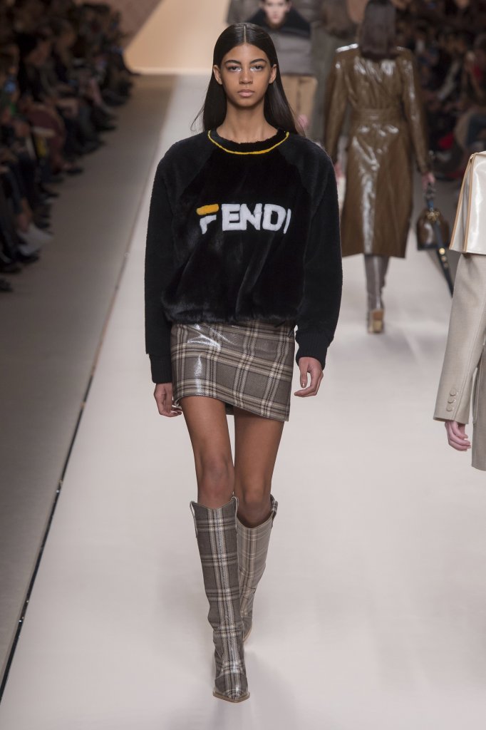 芬迪 Fendi 2018/19秋冬高级成衣发布秀 - Milan Fall 2018