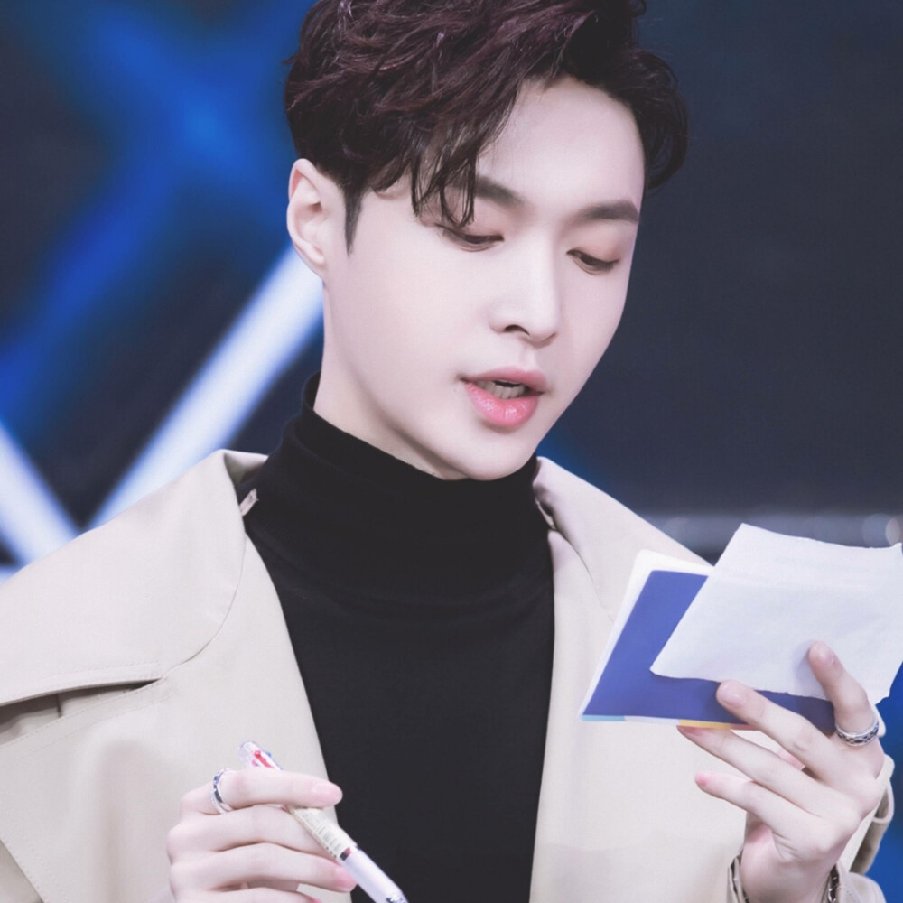 偶像练习生张艺兴pd