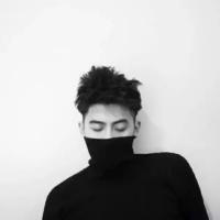 人生最大的幸福，是发现自己爱的人正好也爱着自己。