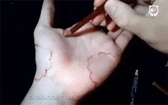 画一只被撕咬的手，看了5遍，越看越逼真了!#美妆# ​​​​