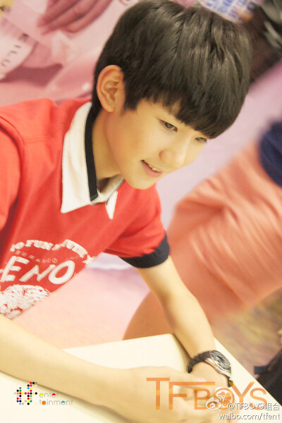 吧唧( ´◔‸◔`)