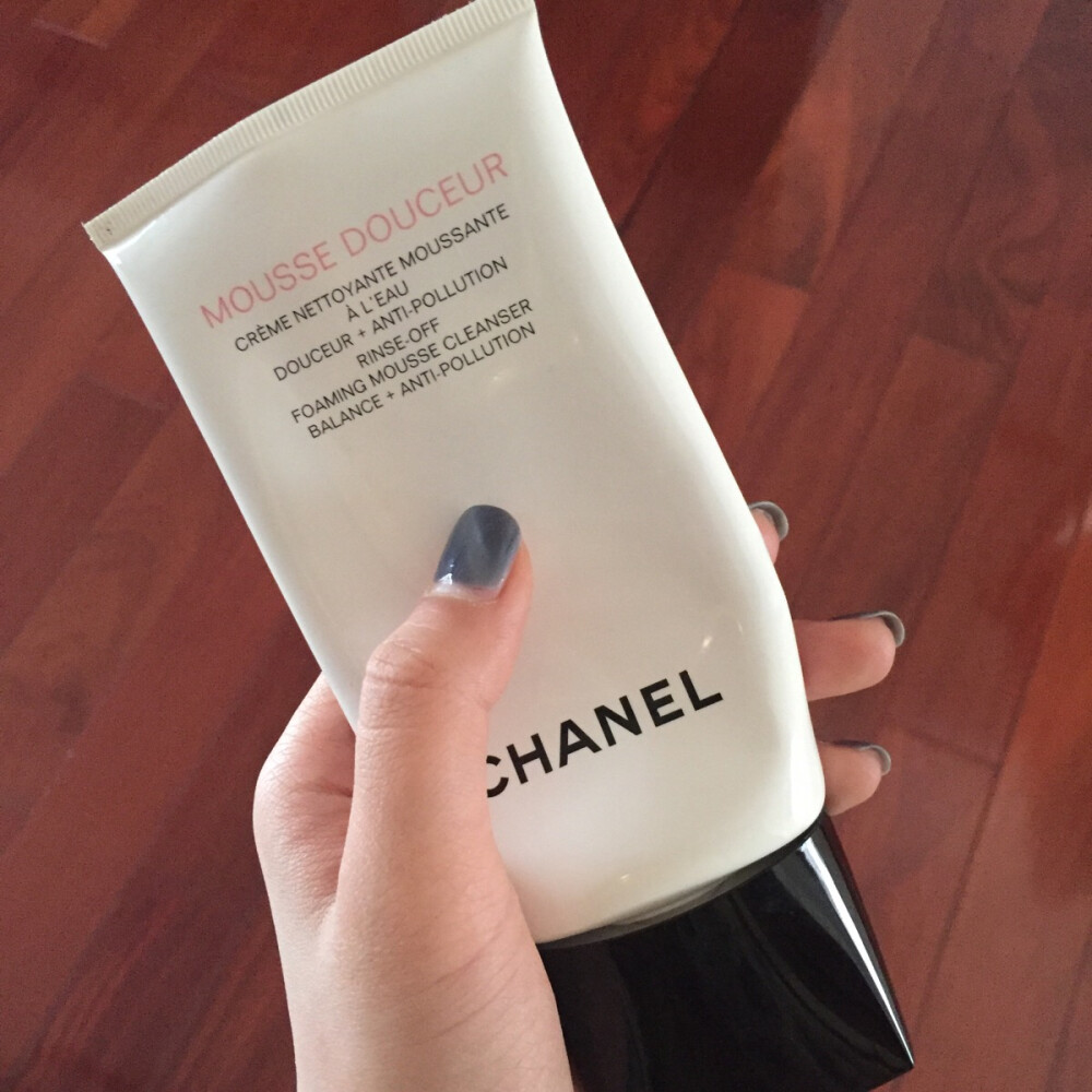 CHANEL MOUSSE DOUCEUR 洗面奶