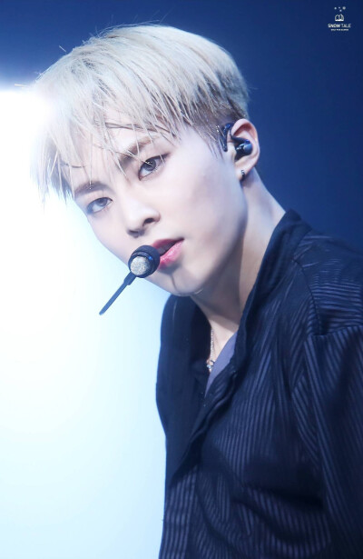 EXO 金珉锡 XIUMIN 秀珉
cr logo 