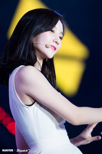 Oh My Girl 裴有彬