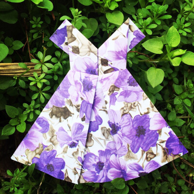 我的折纸作品：漂亮的花裙子