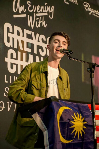 Greyson Chance
格雷森.蔡斯
灰森