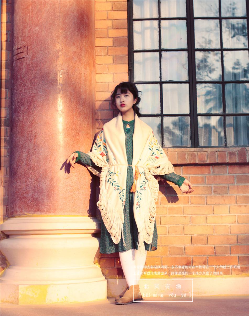 北冥有渔森女系文艺复古围巾女春秋保暖 绣花流苏大披肩