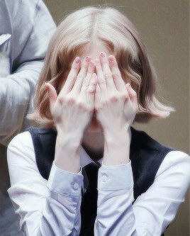 【禁二传/自截调/拿图点赞喜欢收藏】白豫彬(백예빈)，1997年7月13日出生于韩国江原道春川市，韩国女歌手，女子演唱组合DIA成员+。
#林间仙女#