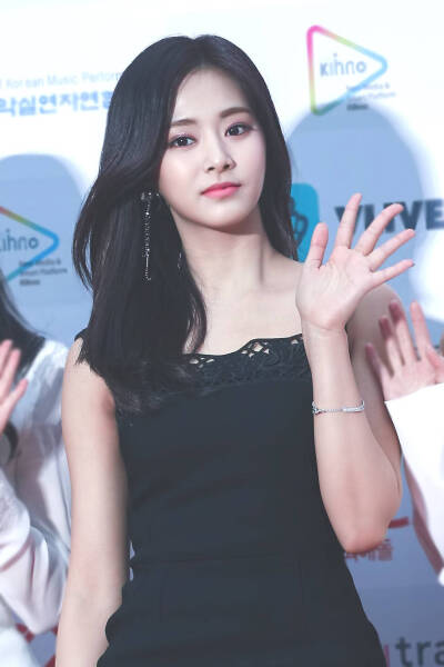 周子瑜 쯔위 Tzuyu
TWICE成员