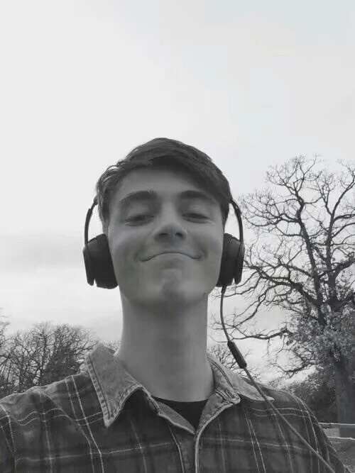 Greyson灰森 这个世界上最好看的男人