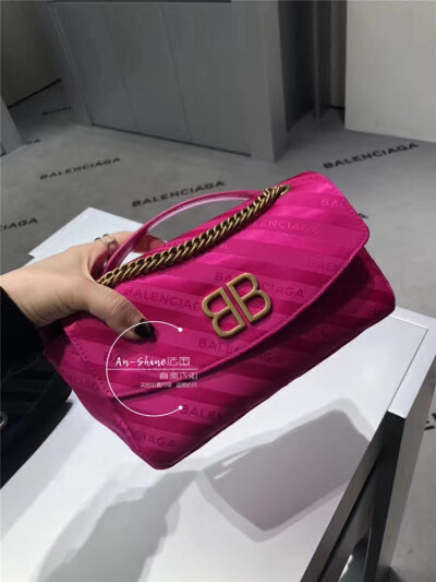 代购 Balenciaga 18新款 玫红色 羊皮 字母logo 链条包 