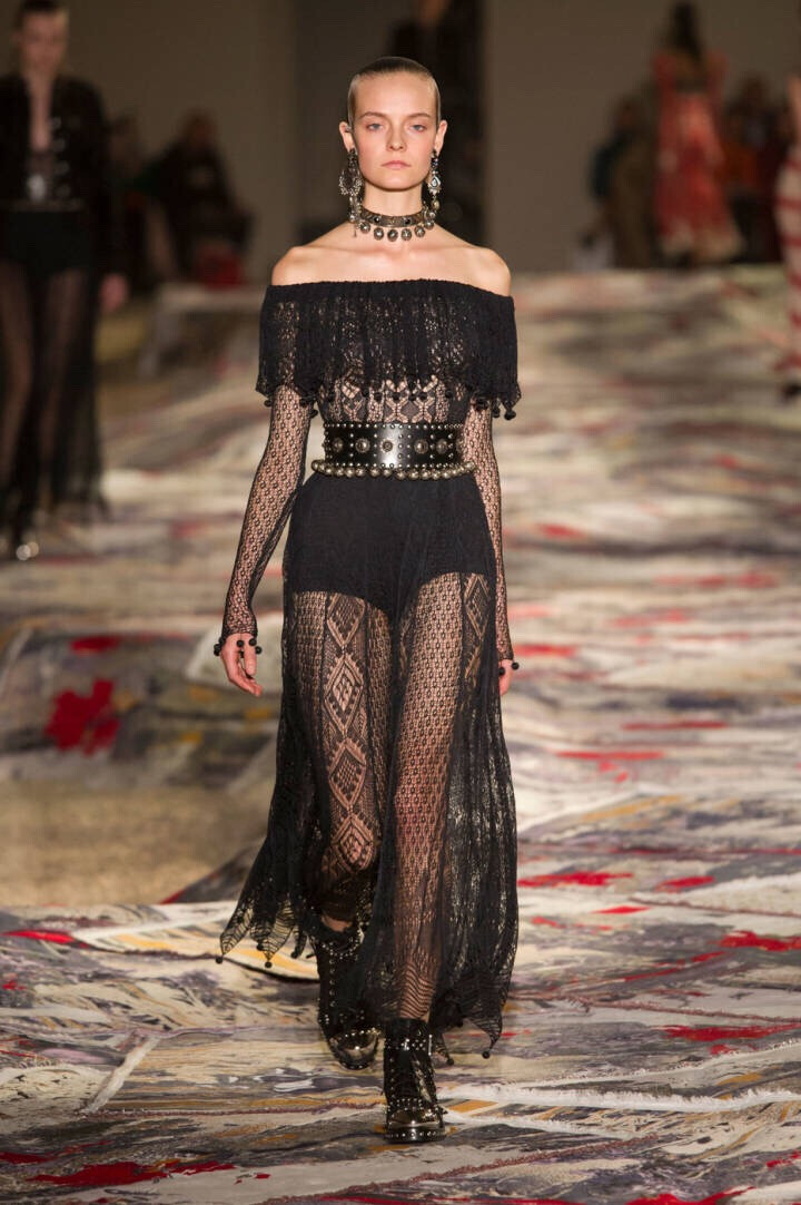 Alexander McQueen Spring 2017 ​​​