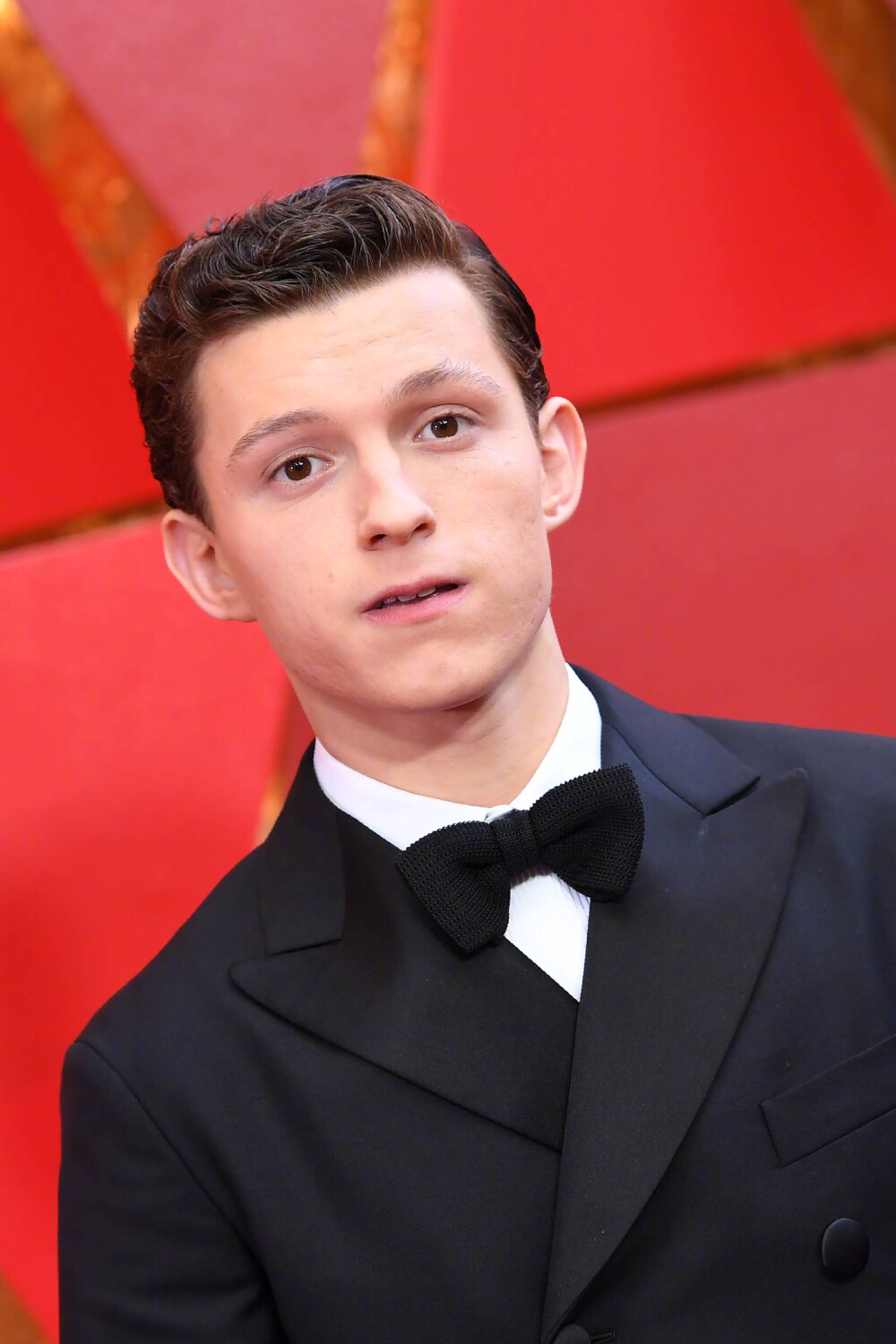 #美图系列# 荷兰弟Tom Holland出席第90届#奥斯卡# ​​​