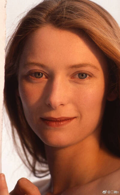 28岁的Tilda Swinton
出处看水印