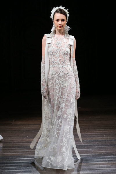 Naeem Khan（纳伊·姆汗）2018秋冬婚纱系列