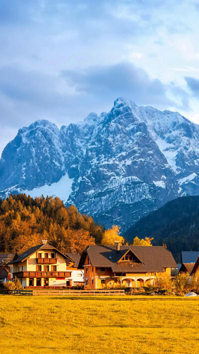 壁纸 风景 雪山下的小屋