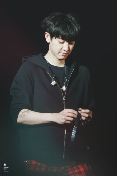 #朴灿烈# #CHANYEOL# #朴灿烈0223亮相六周年# 捲彩帶的寶寶 @real__pcyyyyy ​​​​