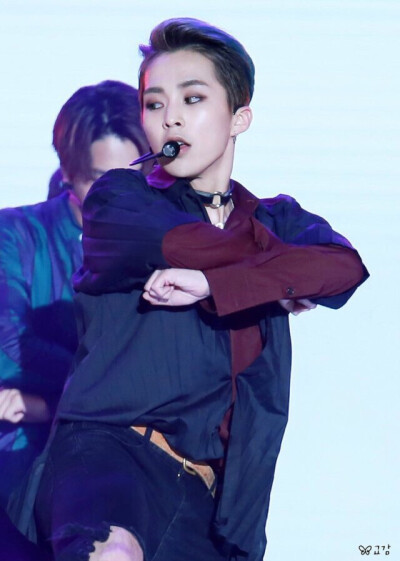 EXO 金珉锡 XIUMIN 秀珉
cr logo 