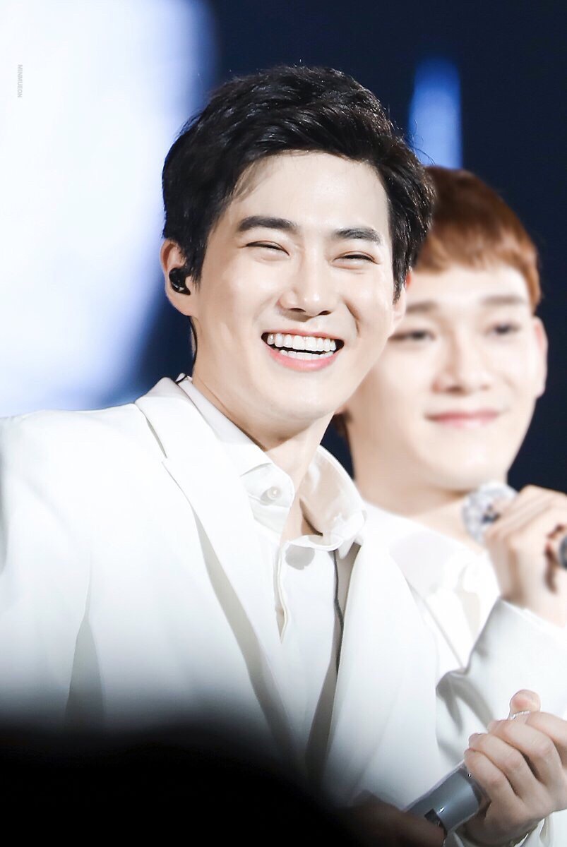 EXO 金俊勉 SUHO
cr logo 