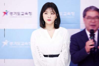 Red Velvet 金艺琳 Yeri
cr logo 