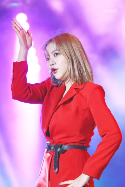 Red Velvet 金艺琳 Yeri
cr logo 