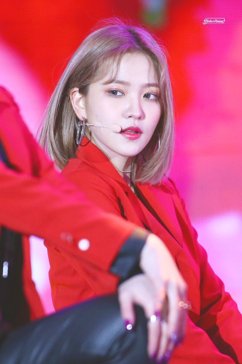 Red Velvet 金艺琳 Yeri
cr logo 