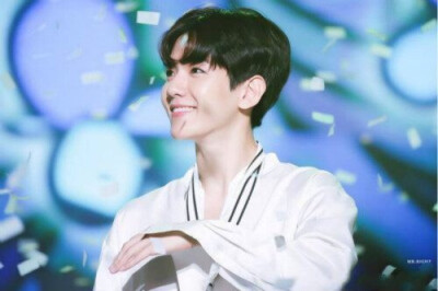 EXO 边伯贤 BAEKHYUN
cr logo 