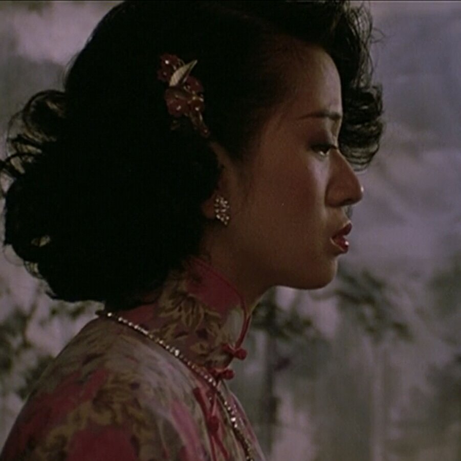 "如梦如幻月,若即若离花." 十二少个如花的情侣头像