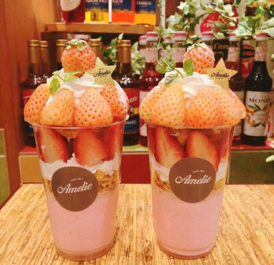 草莓杯 ​​​​